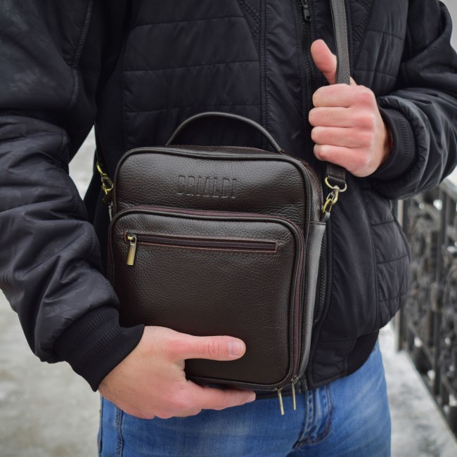 Кожаная мужская сумка-планшет Brialdi Aledo Коричневый Рельефный - фото №3