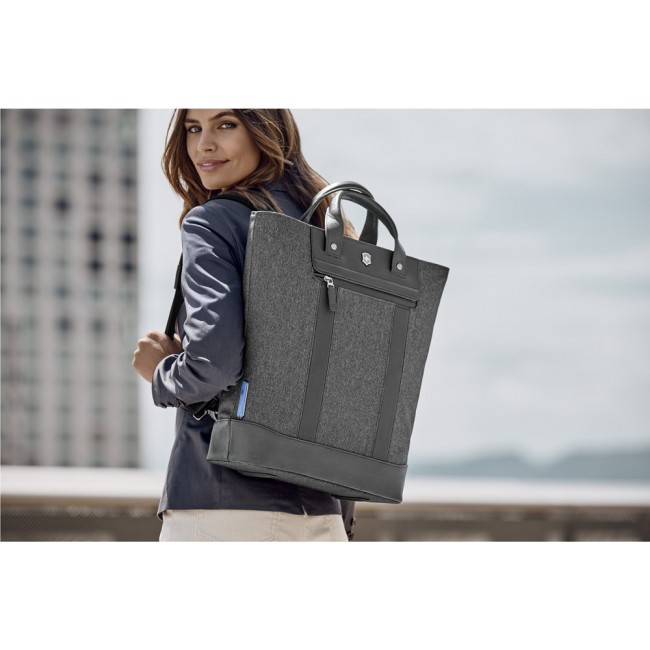 Сумка-рюкзак Victorinox Architecture Urban2 2way Carry Tote 15" Серый - фото №15