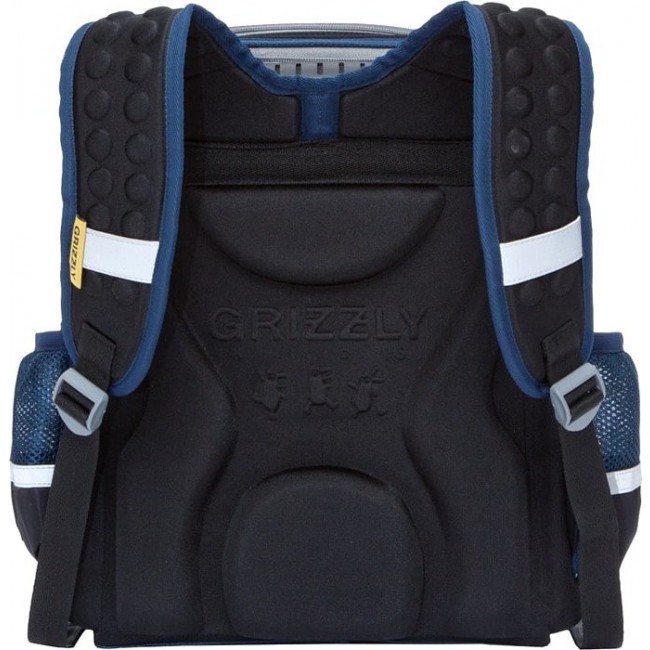 Школьный ранец для мальчика Grizzly RA-776-1 Футбол Синий - фото №3
