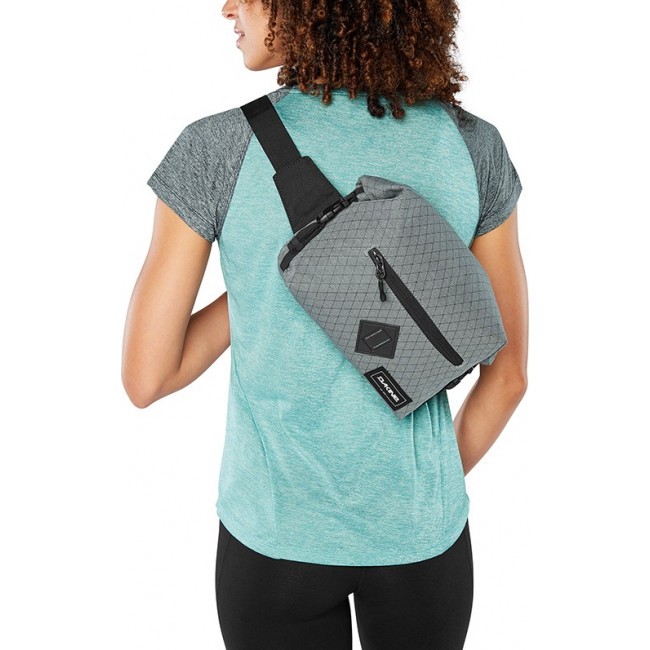 Поясная сумка Dakine MISSION SURF ROLL TOP SLING PACK Griffin - фото №7